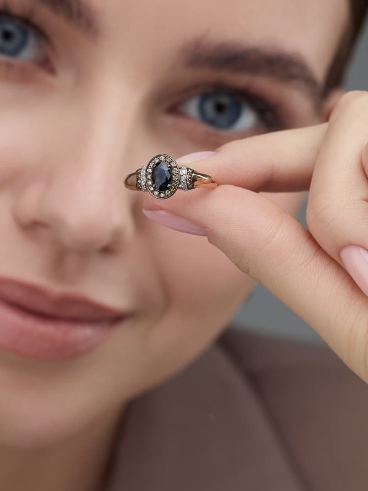 Кольцо из золота 585 с сапфирами