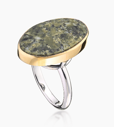 Кольцо из серебра 925 с  змеевиком