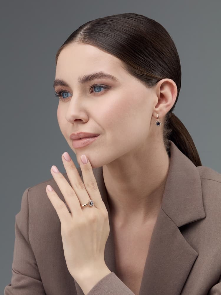 Кольцо из золота 585 с сапфирами