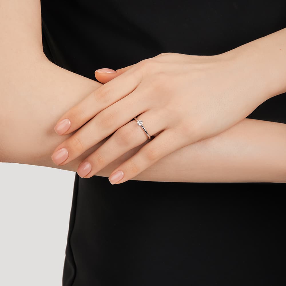 Кольцо из золота 585 с бриллиантом