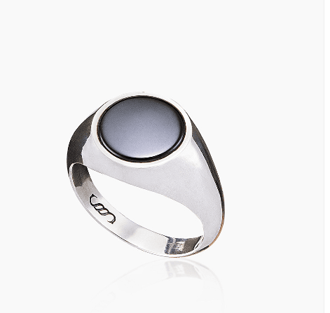 Кольцо из серебра 925 с  ониксом