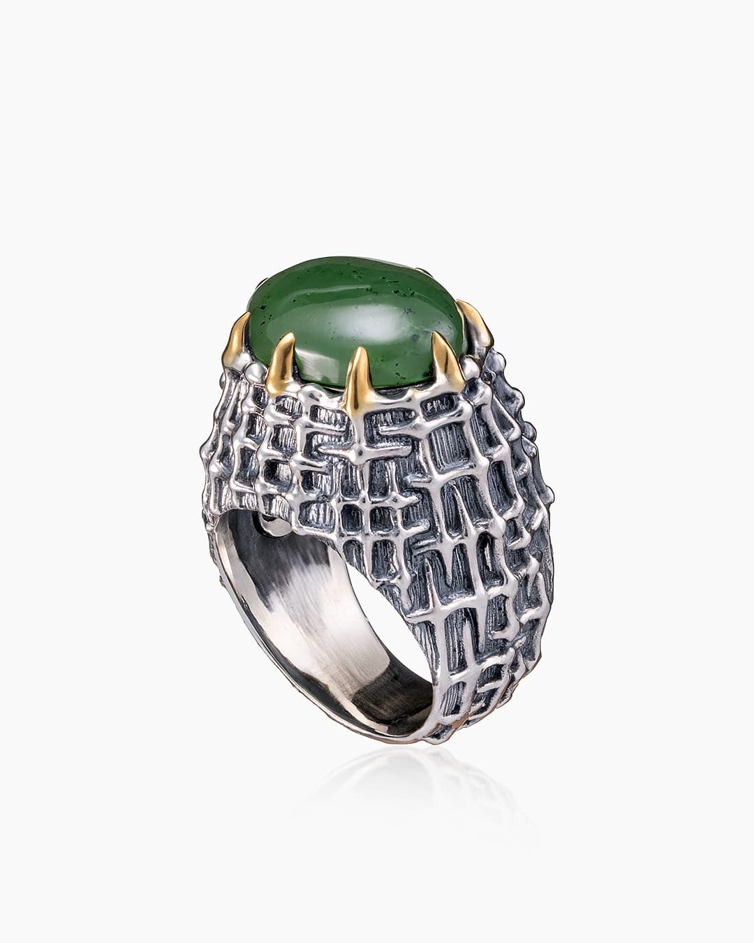 Кольцо из серебра 925 с  нефритом