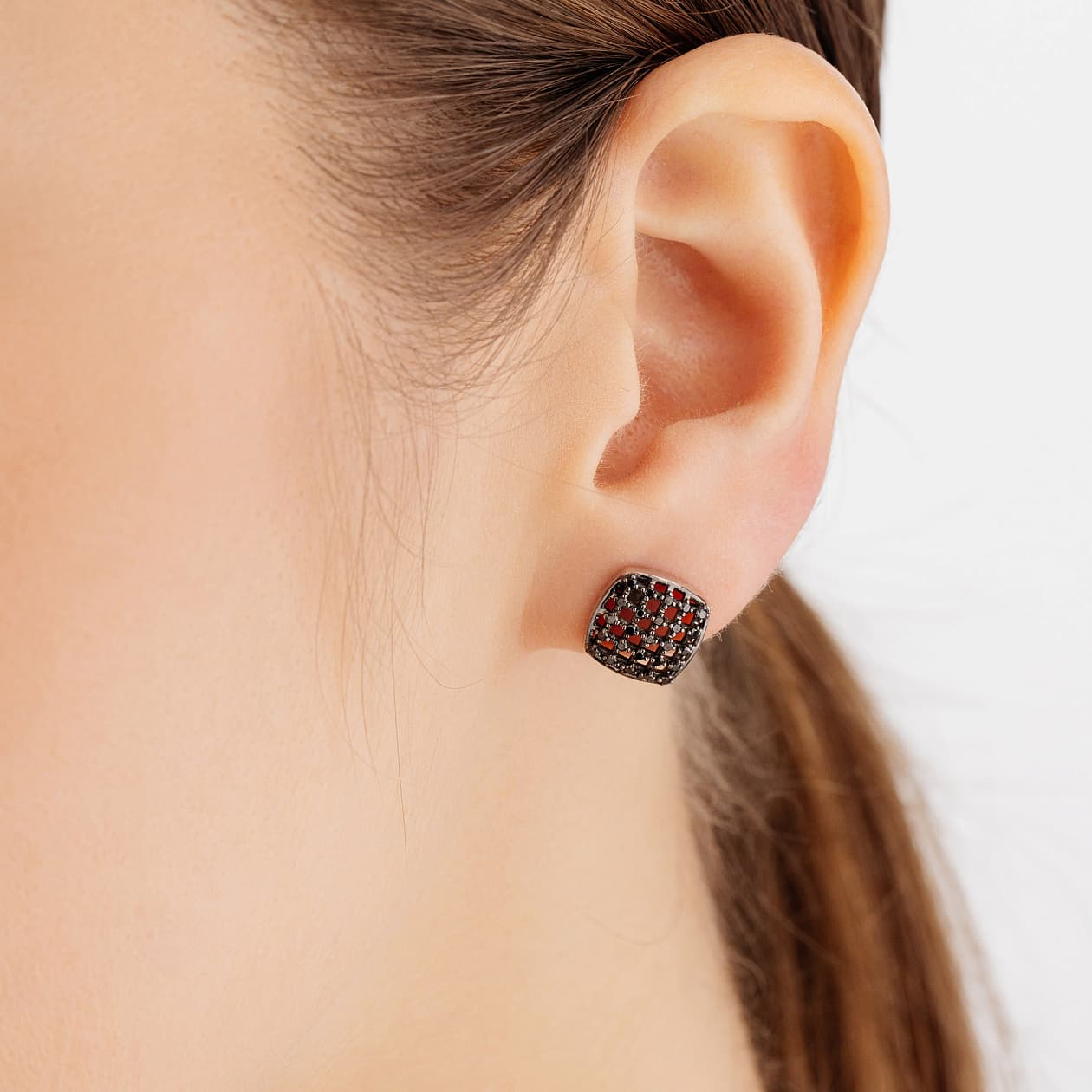 Серьги из золота 585 с бриллиантом