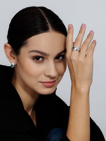 Кольцо из серебра 925 с агатами