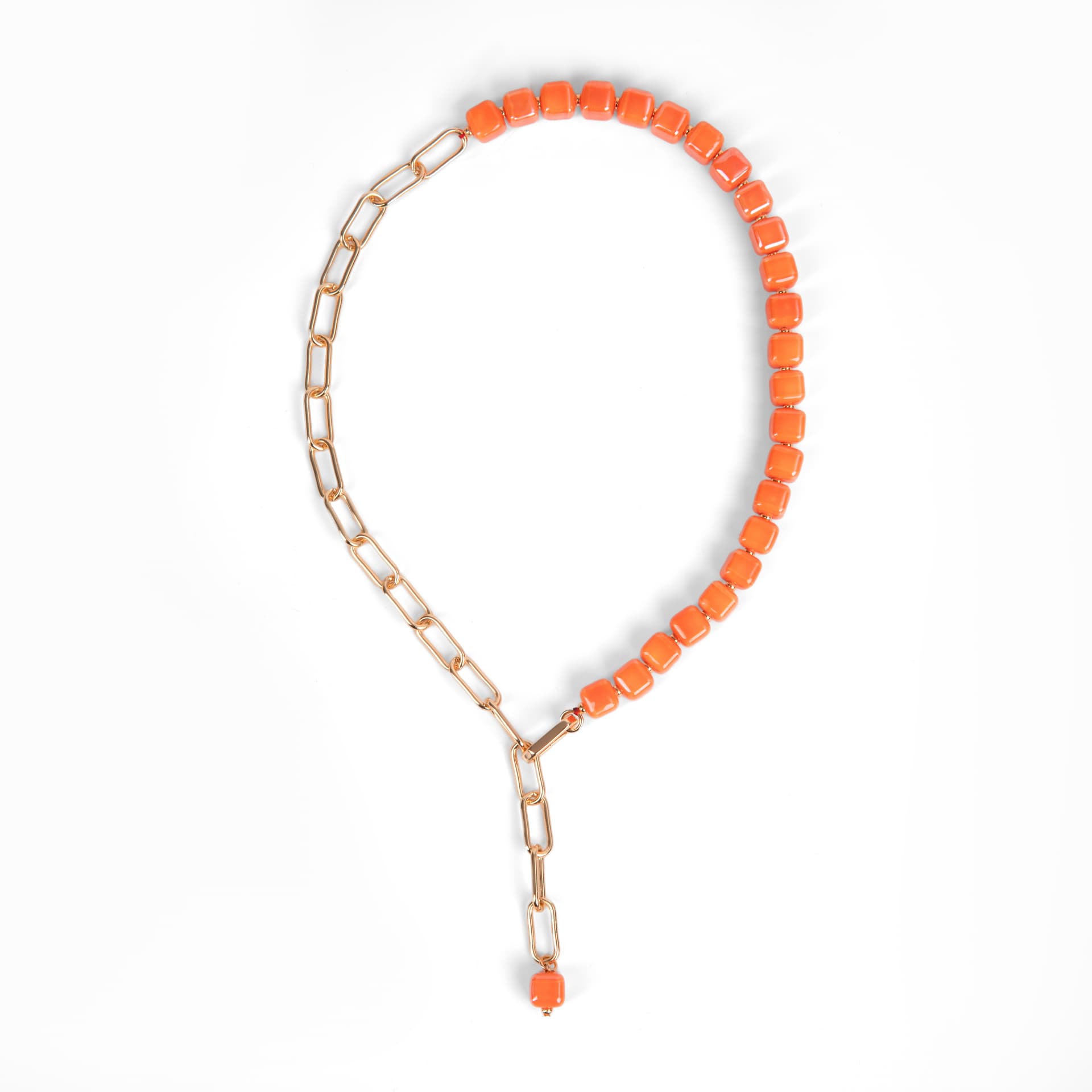 Колье из стали с керамикой