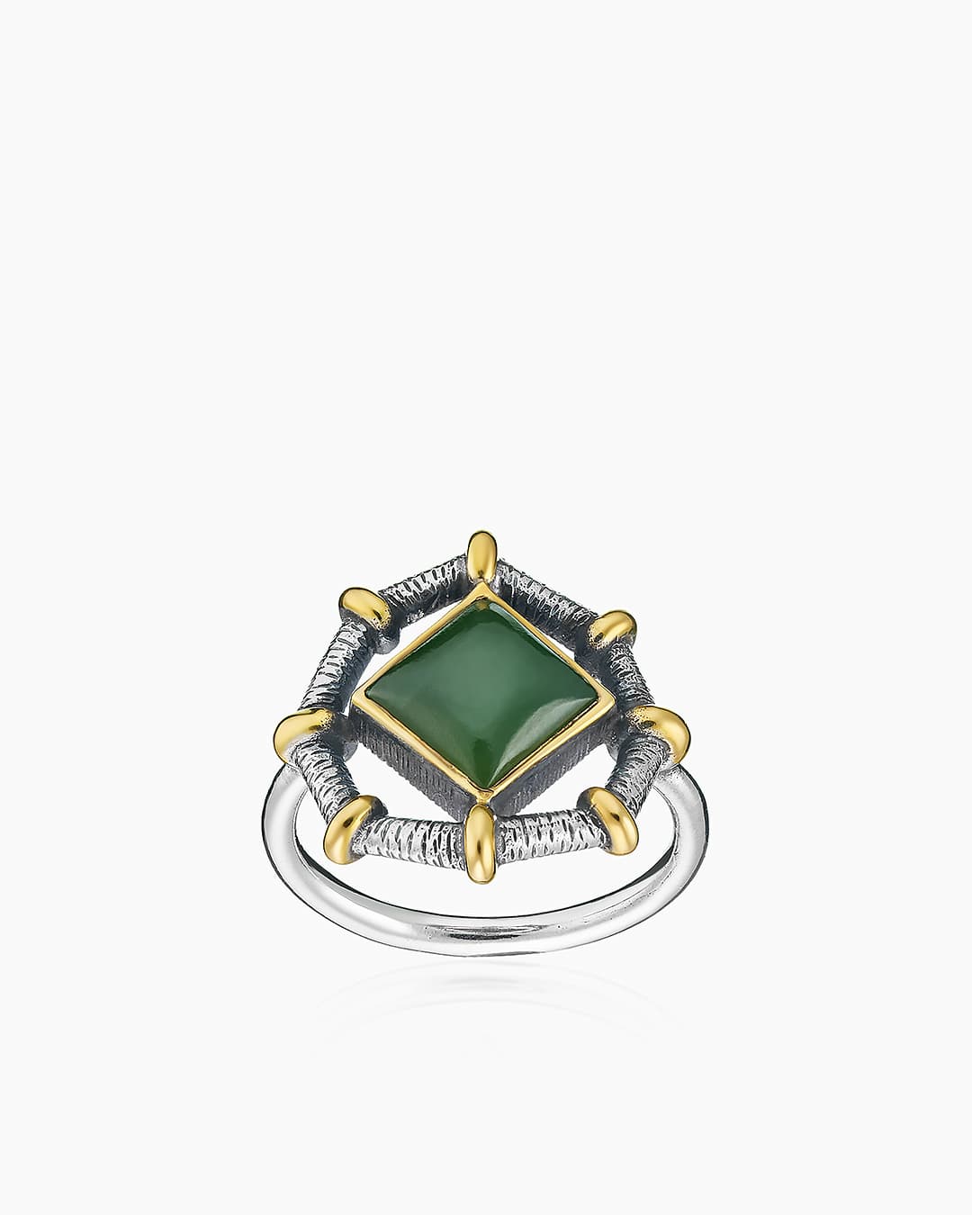 Кольцо из серебра 925 с  нефритом